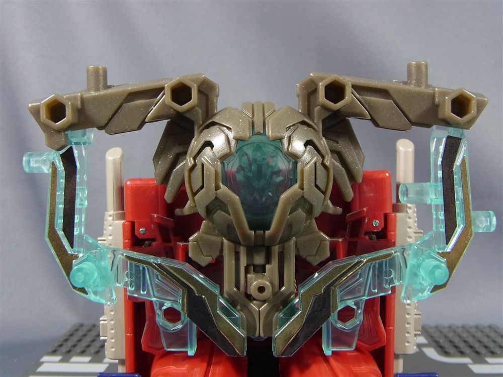 Transformers Prime AM-21 Master Optimus Prime In-Hand Images Show